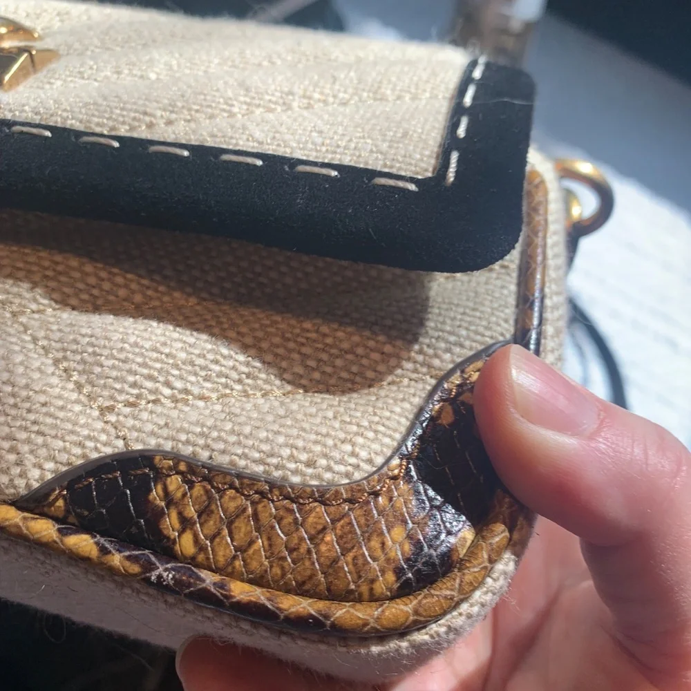 Tory Burch tortoise shell hand bag with strap in new condition - Picture 12 of 16